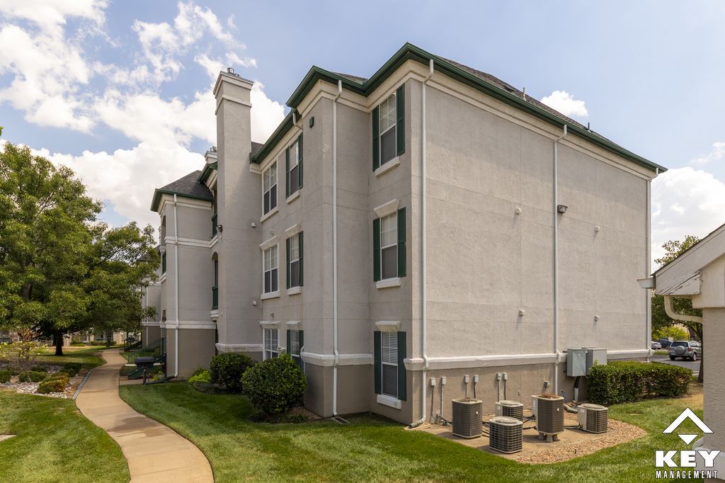 LaCrosse Apartments, apartment building